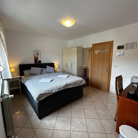 Guest House Gloria Novigrad Istria المظهر الخارجي الصورة